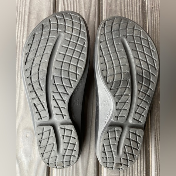 Oofos Oolala Sandals - Womens 7 - Comfort Recovery Flip Flops - Slip On Shoes - Picture 8 of 9